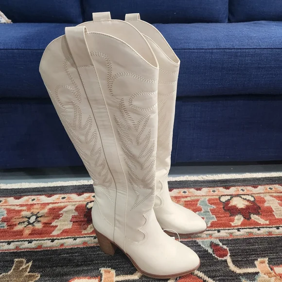 Altar'd State Cream Heeled Western Boots - Picture 2 of 5